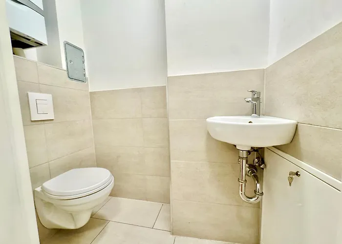 Modern 2-bedroom With Free Parking