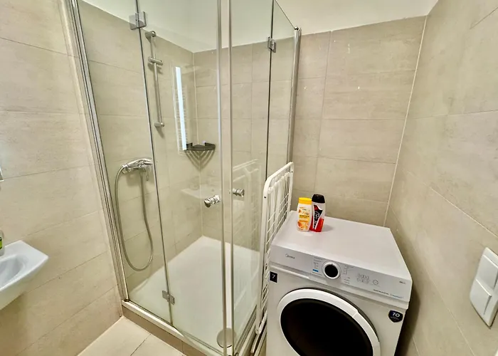 Modern 2-bedroom With Free Parking דירה וינה