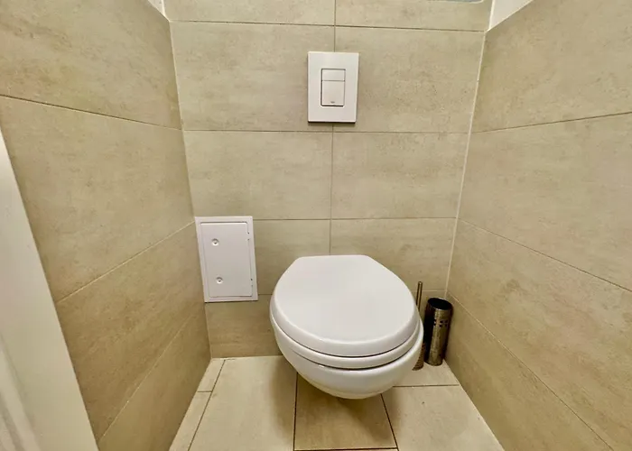 Modern 2-bedroom With Free Parking